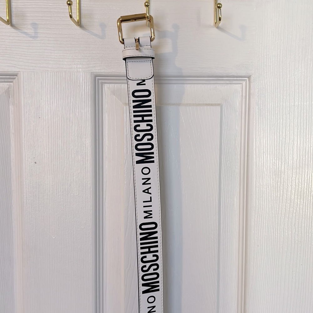 Moschino belt size 38
